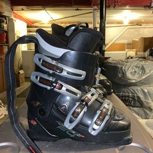 Women’s Nordica ski boots